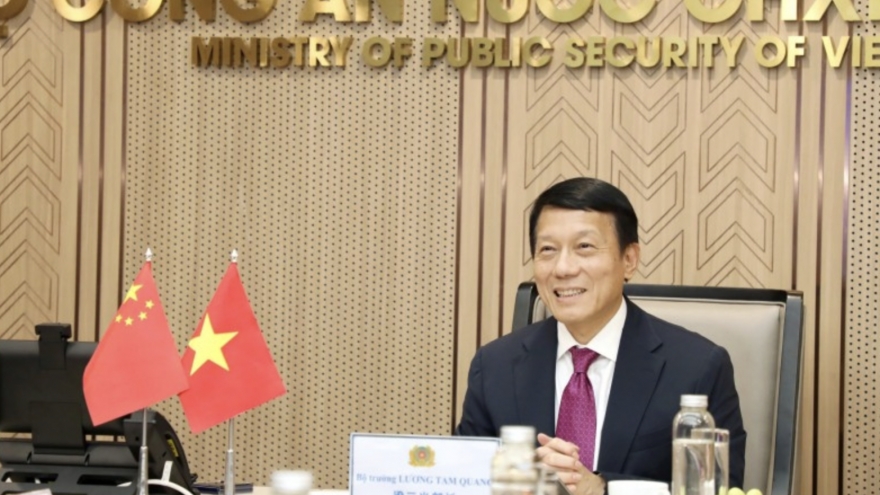 Minister of Public Security holds phone talks with Chinese counterpart